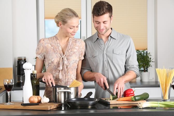 cute-pair-cooking